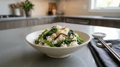 炒めて混ぜるだけ。春菊と塩昆布の香り混ぜごはん(忙しい日の時短主食)