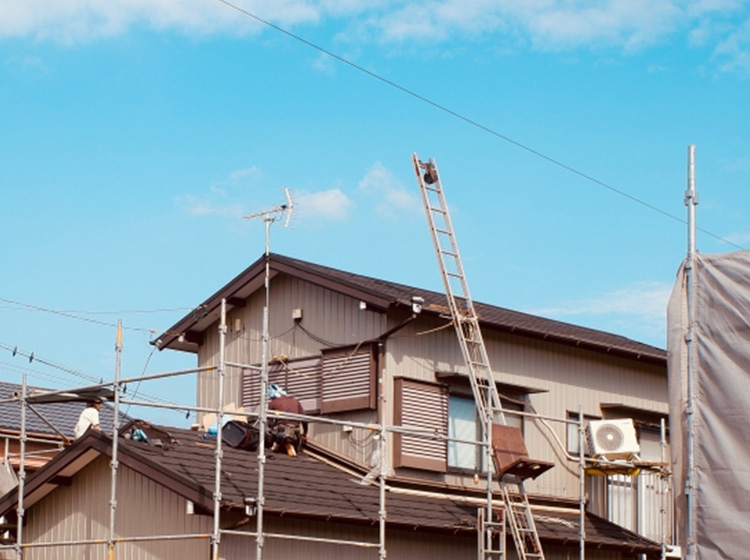 屋根塗装工事とは